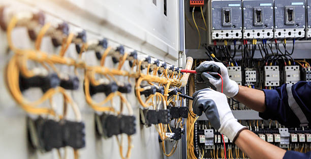 Professional Electrician technician working in Lemont, IL